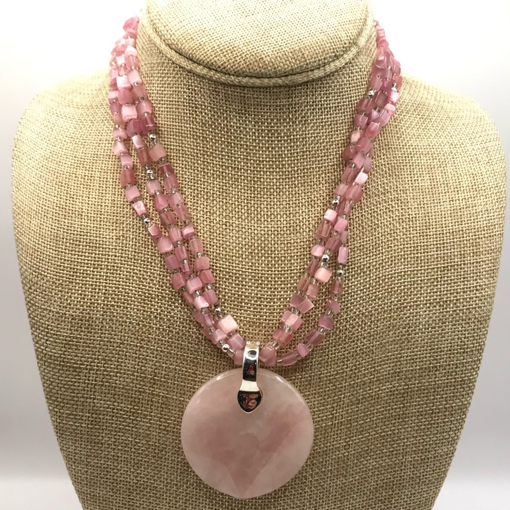 Premier Designs Shell & Rose Quartz Pendant Necklace - Picture 2 of 11